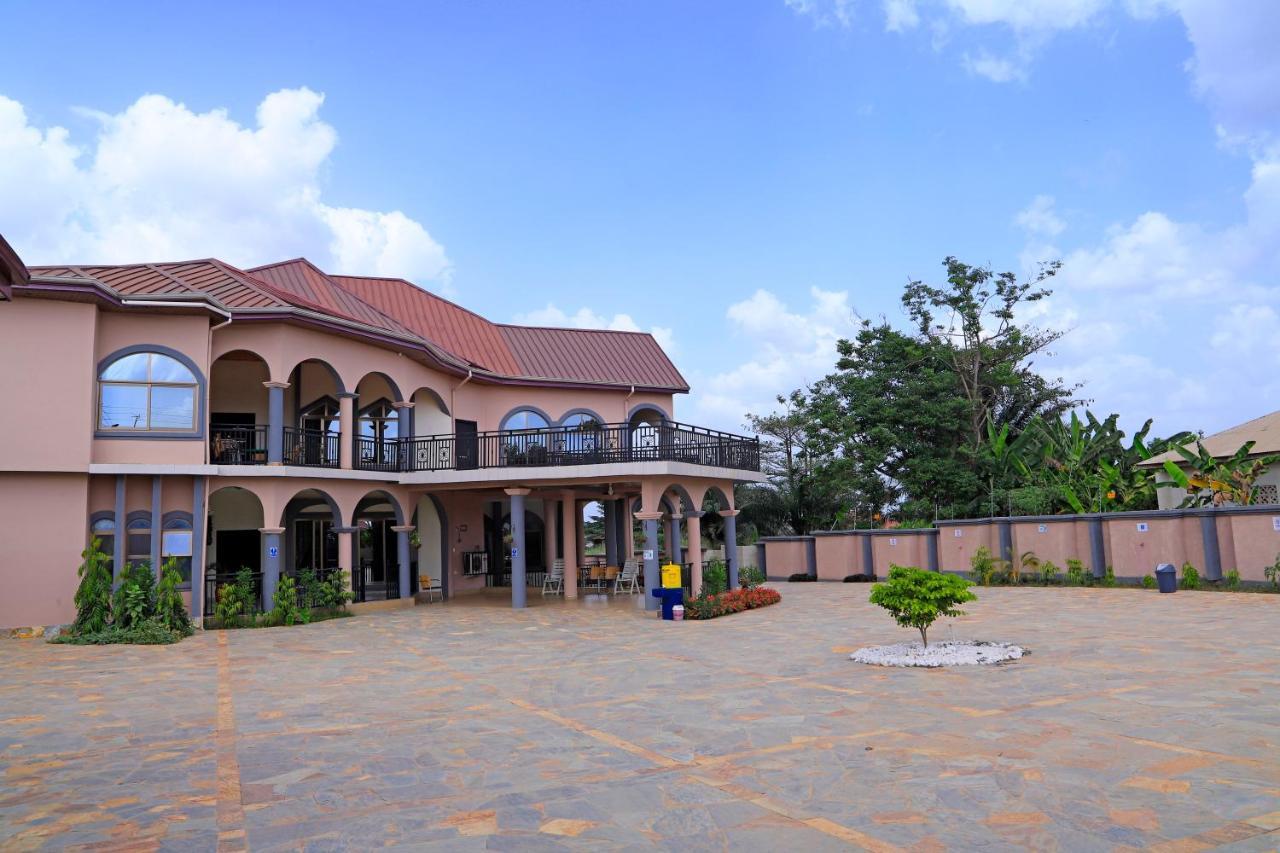 Osaah Bema Lodge Antoa Exterior photo