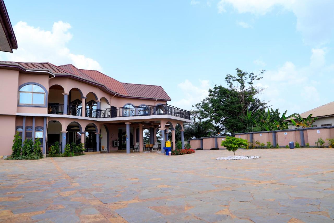 Osaah Bema Lodge Antoa Exterior photo